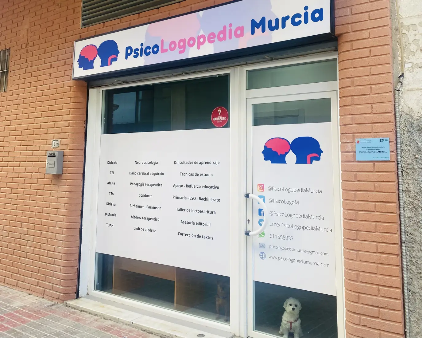 Fachada de PsicoLogopedia Murcia en el Barrio del Carmen